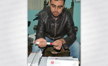 El diseñador Omar Vera busca difundir el estimulador orofacial. Para ello presentó el proyecto al fondo Emprender. Roberto Ospino