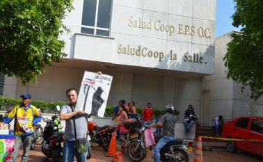 Los usuarios de ambas EPS dijeron sentirse asaltados por el Gobierno nacional, dado que ni Saludcoop estaba prestando un servicio eficiente ni Cafesalud les va a garantizar una mejor atención. Archivo