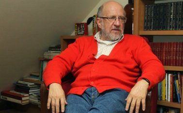 El autor Daniel Samper Pizano dice que el libro es el tercer tratado que atenta contra el rigor científico que normalmente acompaña esta clase de libros. Colprensa