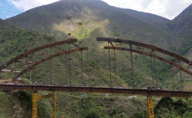 En un 80% avanzan las obras del viaducto La Nevera, ubicado en el corregimiento La Curva (Bucarasica). El paso elevado será puesto en servicio en marzo. Juan Pablo Bayona