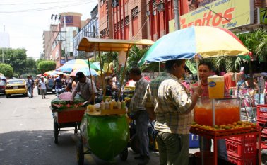 La población desempleada aumentó 0,7 puntos porcentuales en el último año. Archivo