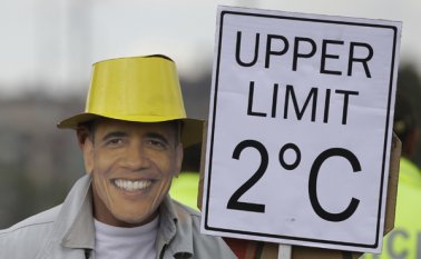 Un hombre con una máscara del presidente de Estados Unidos, Barack Obama, participó en una marcha silenciosa para luchar contra el cambio climático, en Bogotá.
Fernando Vergara AP