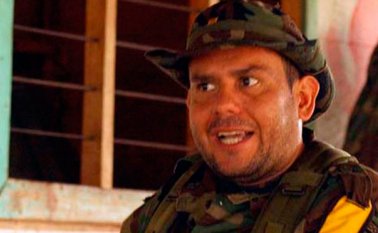 Por el exjefe paramilitar Carlos Castaño ofrecían una recompensa de mil millones de pesos y en tal anuncio se equivocaron de foto. Colprensa