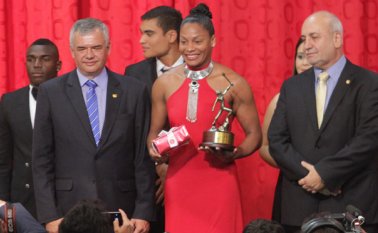 El Comité Olímpico Colombiano entregó los Premios a Lo Mejor de Nosotros en la noche de Gala del deporte colombiano con el premio Altius para los atletas. En la foto: Yuri Alvear, de judo. Colprensa
