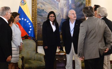 Un grupo de expresidentes están en Venezuela como observadores de las elecciones legislativas de hoy, en el que la oposición es favorita. AFP