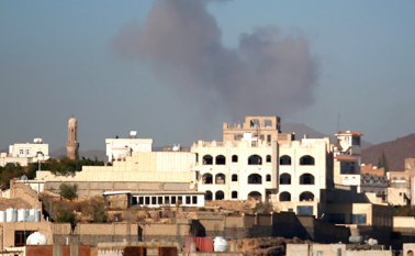 El atentado alcanzó al convoy del gobernador Jaafar Saad en el barrio de Tawahi en Adén, la segunda ciudad del país AP