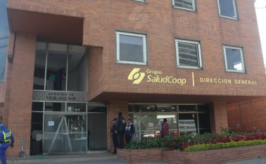 La 'bomba panfletaria' fue detonada hacia las 4:15 de esta madrugada, en la calle 109 con autopista norte en Bogotá.  Colprensa