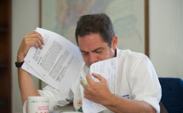 En algunos de los momentos de la entrevista el reportero gráfico Juan Pablo Bayona obtuvo esta gráfica. Juan Pablo Bayona