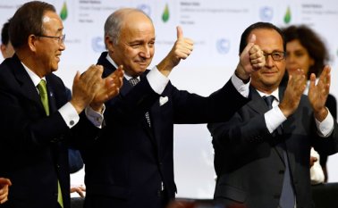 Para cumplir con los términos del acuerdo, es necesario evitar que más de 7.000 millones de toneladas de anhídrido carbónico salten a la atmósfera. AFP