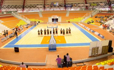 Así se ve la nueva panorámica del coliseo Toto Hernández en su interior, luego de las reparaciones que se le hicieron en su estructura el cambio del maderamen. La reapertura se cumplió el sábado. Luis Alfredo Estévez