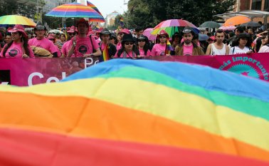 Adopción por parte de parejas del mismo sexo. Colprensa