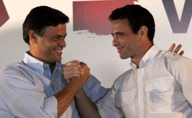 EL pulso de ideas entre Leopoldo López (izquierda) y Henrique Capriles sobre ‘La Salida’ pone de manifiesto la división de la oposición en Venezuela, situación que favorece al gobierno del presidente Nicolás Maduro. AP