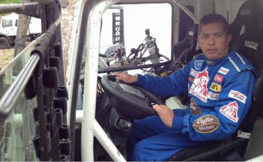 El piloto colombiano Juan Manuel Linares correrá su sexto Rali Dakar Suramérica 2016 esta vez en la modalidad de camiones. En los años anteriores lo hizo en autos, el objetivo es correr en las tres categorías. Colprensa