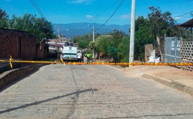 Las autoridades hicieron el levantamiento del cadáver. Andrés González