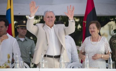 Pasadas las 5:00 de la tarde y ante la notaria sexta de Cúcuta, Carmen Elvira Liendo Villamizar, el nuevo alcalde de Cúcuta, César Omar Rojas, asumió oficialmente su cargo. Juan Pablo Bayona