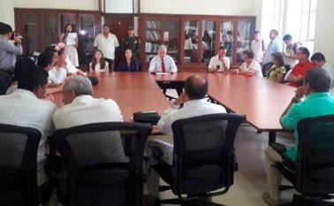 El acto se desarrolló en la sede del Gobierno municipal. Twitter César Rojas Ayala