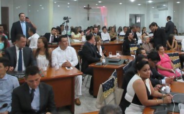 Catorce de los 19 concejales que se posesionaron el sábado firmaron una proposición en la que piden hacer un alto en el proceso. La Opinión