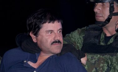 Un abogado de Guzmán advirtió que iniciará una estrategia para evitar la extradición. AP