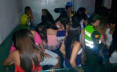 Los efectivos inspeccionaron al menos 65 locales nocturnos como bares, discotecas y casas de lenocinio. Policía Nacional