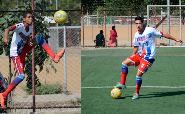 Luis francisco’ mosquera (izquierda), volante de armado o mediapunta y Jesús Ronaldo Pérez, jugadores de la escuela Juventus Chamitos, se ilusionan con ir a Europa a probarse con el Sevilla de España y Ajax de Holanda. Juan Pablo Bayona