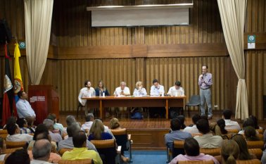 En la reunión que lideró la ministra de Comercio, Cecilia Álvarez-Correa, se acordó dar facilidades inmediatas a los empresarios del vecino país. Juan Pablo Bayona