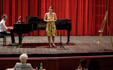 Tras una larga relación con la música que empezó a los tres años, Meliza Metzger se perfila como una destacada soprano. Cortesía