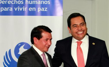 El abogado penalista Esiquio Manuel Sánchez Herrera, cuando se posesionó como el primer Vicedefensor del Pueblo de Colombia, junto Defensor del Pueblo, Jorge Armando Otálora. Colprensa