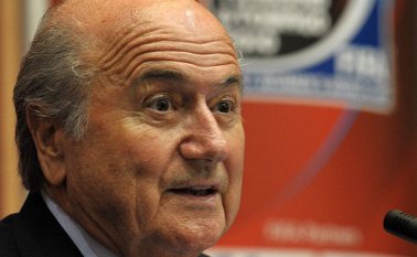 Según funcionarios de la fiscalía suiza, un informante aportaría nuevos documentos que implicarían más al suspendido presidente de la Fifa. Joseph Blatter. Archivo