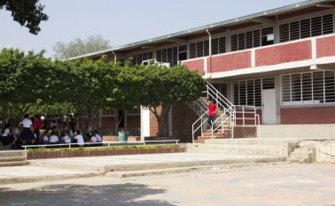 El colegio Carlos Ramírez París es una de las instituciones donde se han presentado más amenazas. Archivo