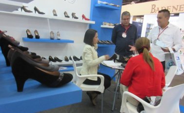 Durante su participación en el evento, los productores el calzado, el cuero y la marroquinería, recibieron más clientes nacionales y tuvieron la oportunidad de iniciar nuevos contactos en el exterior. Leonardo Oliveros