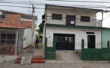En este callejón fue atacado el hombre mientras caminaba junto a su compañera. Cristian Herrera