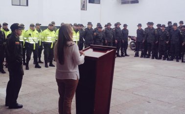 La alcaldesa de Ocaña, Miriam Prado Carrascal, les pidió mano dura con la delincuencia a los policías de Ocaña. Javier Sarabia