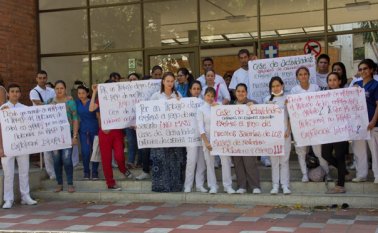Los trabajadores de la UCI de la clínica Unipamplona dijeron que el no pago los obligaría a una renuncia masiva.   Alfredo Estévez