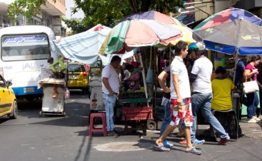 Los cucuteños no tienen suficiente espacio público, lo cual ha motivado que la secretaría de Gobierno inicie una campaña de sencibilización para el despeje de andenes y vías. Luis Alfredo Estévez