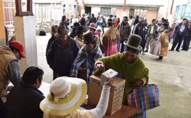 Todavía no son claros los resultados del referendo convocado el domingo en Bolivia. AFP