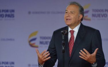 General retirado Oscar Naranjo irá a la Procuraduría en su calidad de testigo dentro de la investigación que se sigue por la red de prostitución masculina en esa institución. Archivo