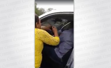 Mujer Otro hombre infiel fue 'pillado' por su esposa. Internet