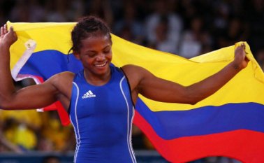 Jackeline Rentería celebrando su triunfo. unitedworldwrestling.org