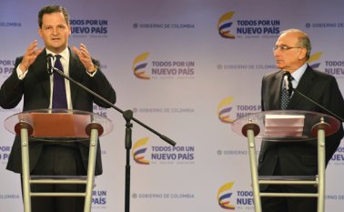 Sergio Jaramillo, alto comisionado para la Paz, y Humberto De la Calle, jefe del grupo negociador del Gobierno. Colprensa