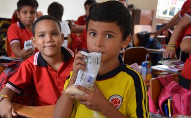 Según la Alcaldía, el próximo 7 de marzo empezará a suministrarse el complemento alimentario en las escuelas. Archivo