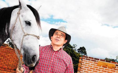 El hermano del expresidente Álvaro Uribe es investigado por sus presuntos nexos con el grupo paramilitar 'Los 12 Apóstoles'. Tomada de El Espectador