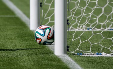 Es la segunda etapa de la apertura del fútbol a la entrada de tecnología, tras la introducción de la tecnología de la línea de gol. Archivo