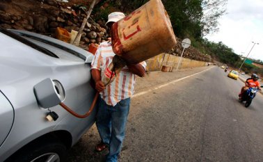 Por Puerto Santander sigue ingresando gasolina de contrabando: Martín Martínez, secretario de Hacienda departamental. Archivo