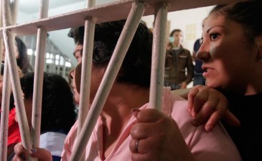 3.346 detenidas trabajan en confecciones, manipulación de alimentos, marroquinería, actividades de reciclaje, orfebrería, entre otros oficios. Colprensa