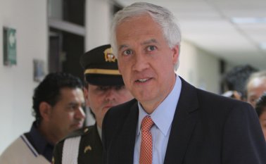 El exalcalde incurrió en los delitos de interés indebido en la celebración de contratos y cohecho.  Colprensa
