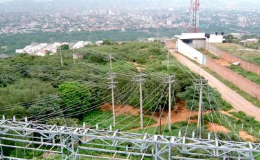 "El hogar que ahorre un peso, se le retribuye con otro peso. Y al hogar que gaste más, también se le va a castigar", expresó Santos. Archivo