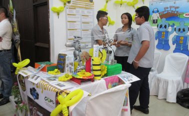 Los principales beneficiarios de la inversión serán los estudiantes que actualmente participan en el proyecto Enjambre. Cortesía