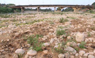 La extracción de material de arrastre de afluentes como el río Pamplonita fue suspendida en febrero. Archivo