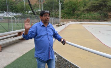 El presidente de la junta de acción comunal Jairo Barrera, confía en que el nuevo director del Imrd, Raymond Eder Hernández, pueda definir en el corto plazo una solución para el tema de los escenarios deportivos y el parque del barrio. Edinsson Figueroa