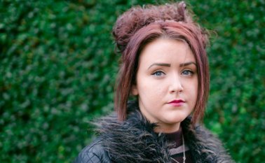 A Marnie-Rae Harvey el problema también afecta en sus orejas, lengua, nariz y uñas. Internet